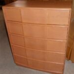 792 5 drawer chest in original very good/excellent Champagne